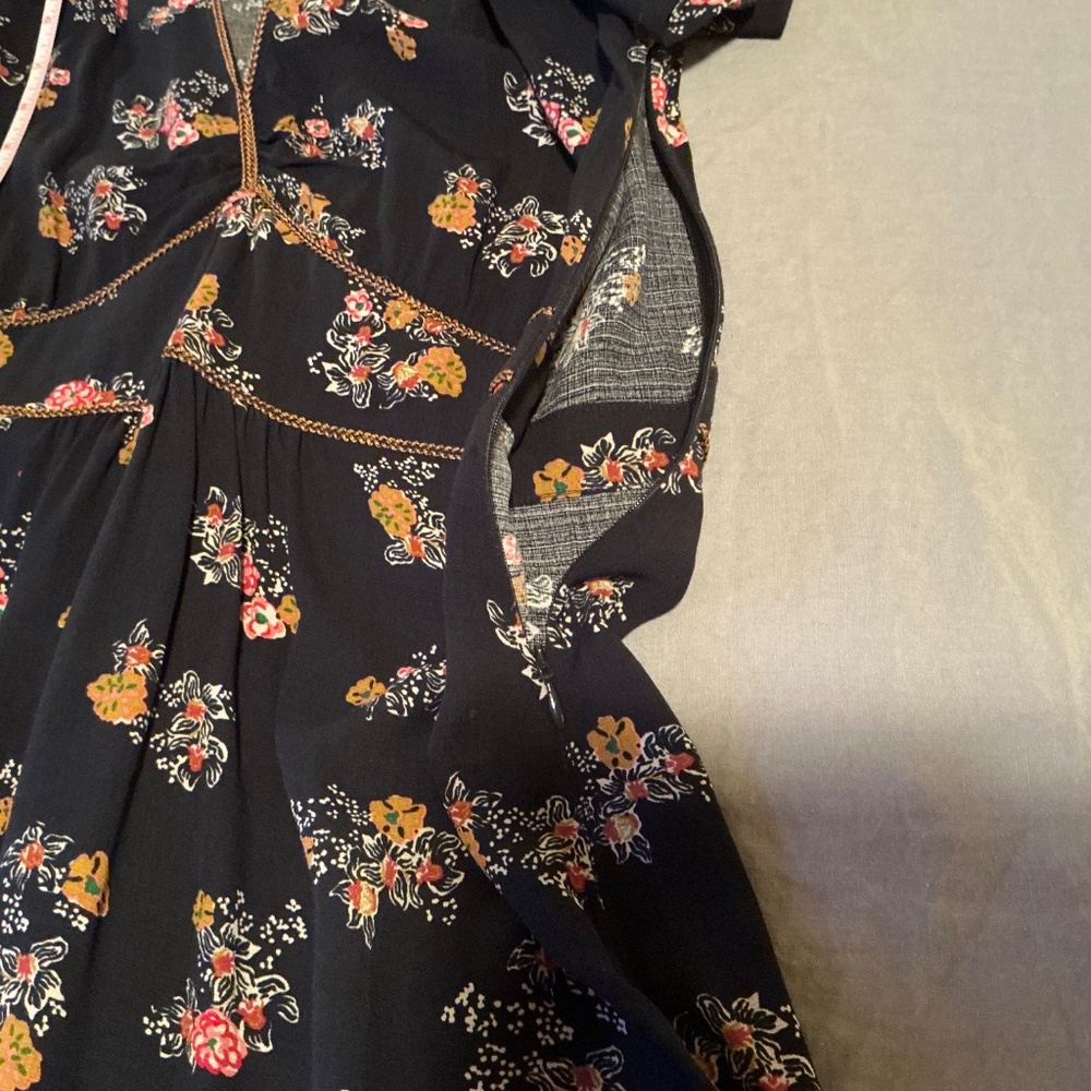 Sessun Jimama Dress, black with floral pattern. - Picture 8 of 12